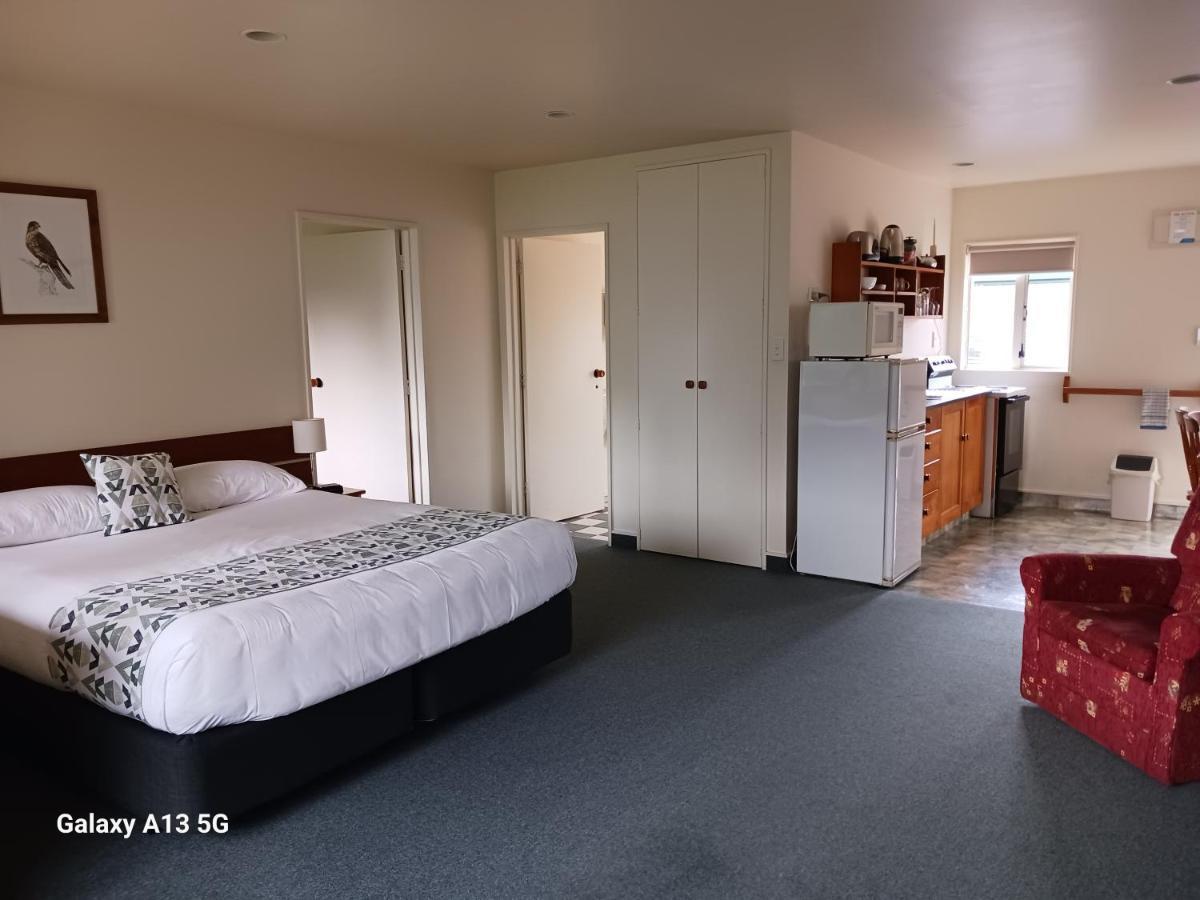 Anatoki Lodge Motel Такака Экстерьер фото